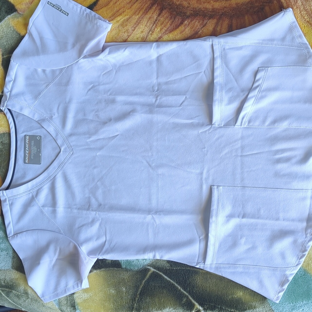 Sketcher's Barco S White scrub top